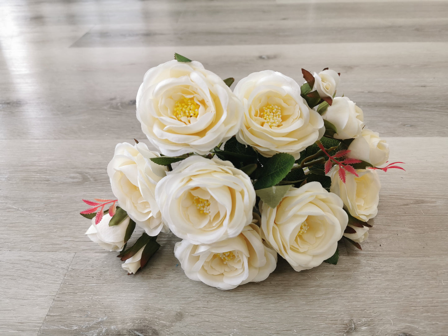 13 heads Rose, 4 available colors: White, Champagne, Pink and Purple