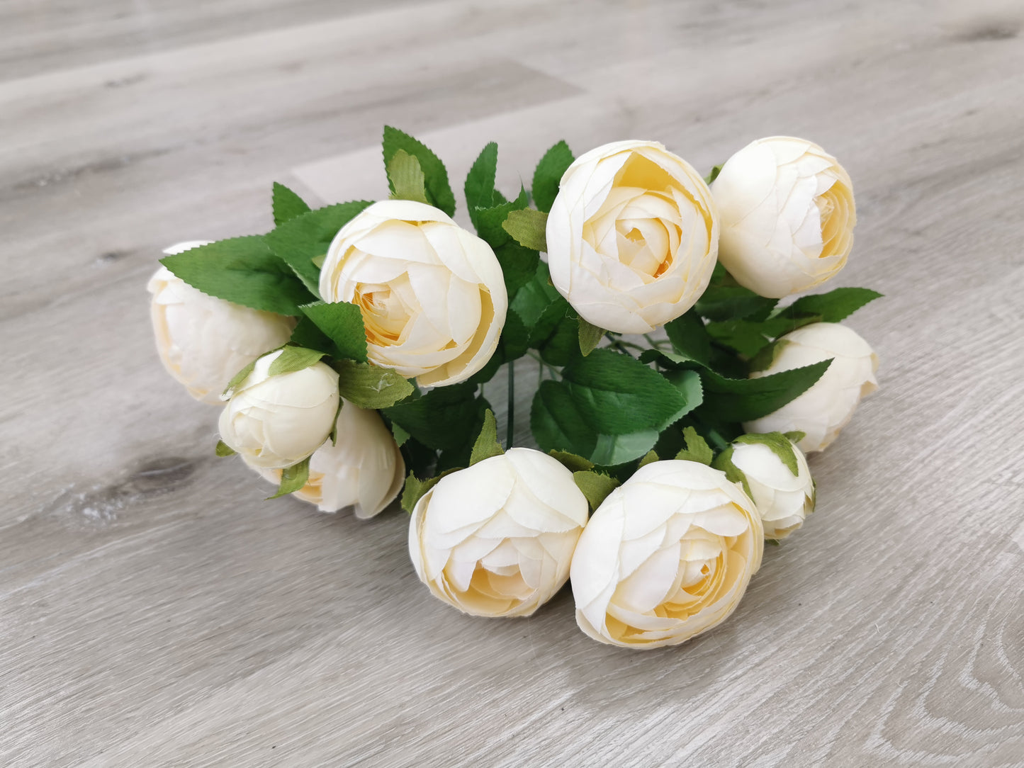 10 heads Camellia, 2 available colors: Champagne and Orange