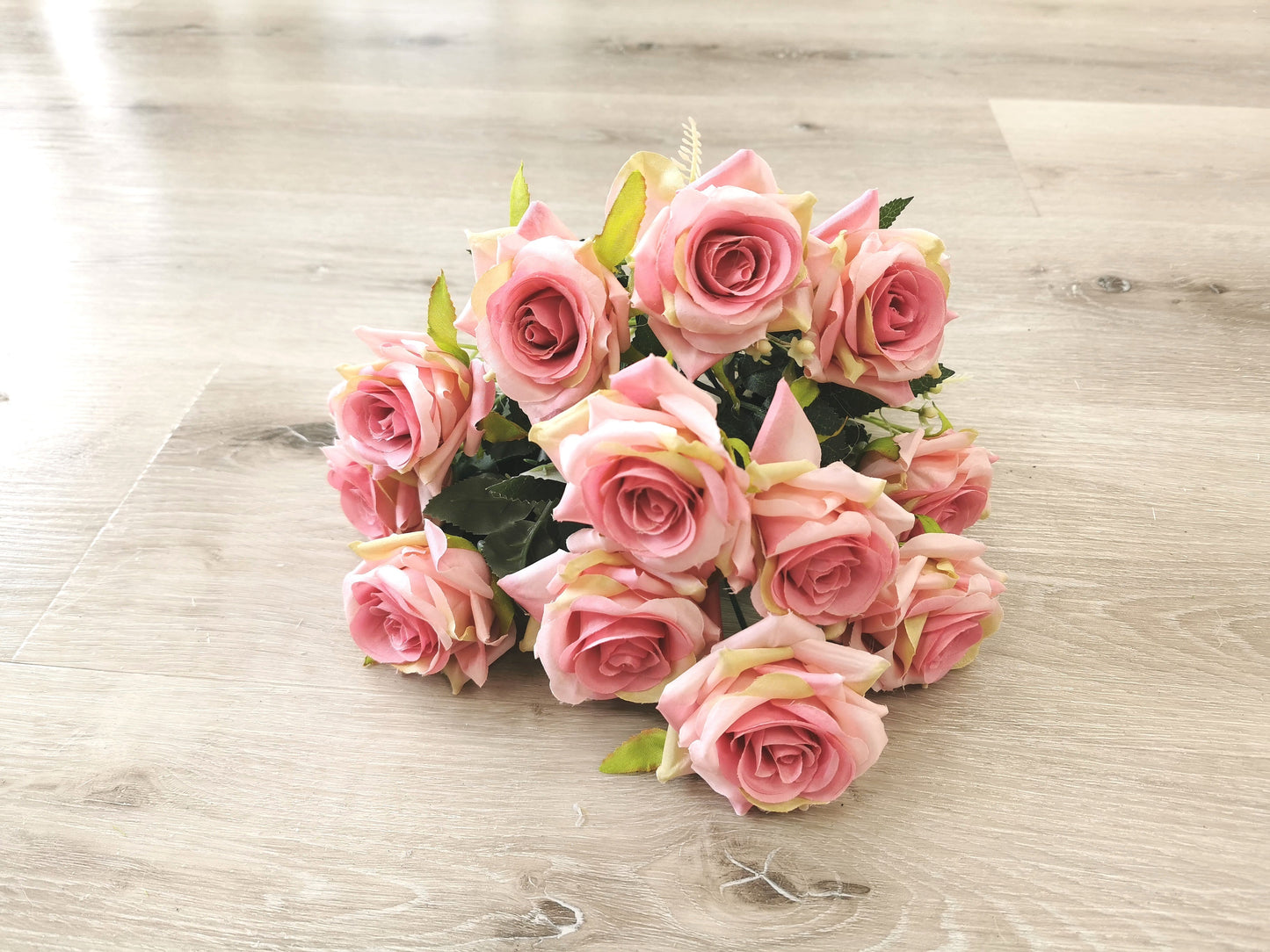 12 heads Rose, 5 available colors: Light Pink, Pink, White, Light Green and Champagne