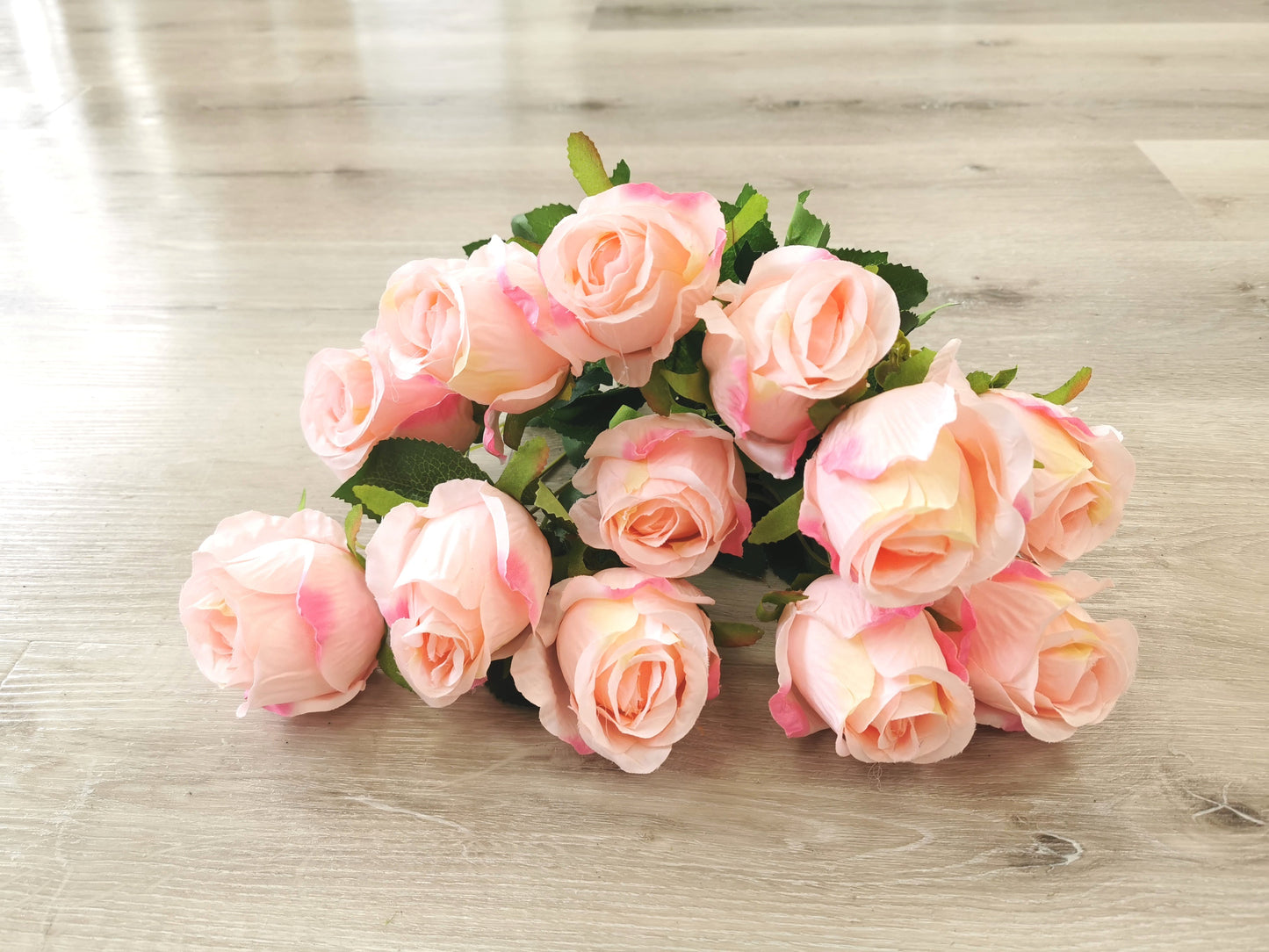 12 heads Rose, 2 available colors: White and Pink