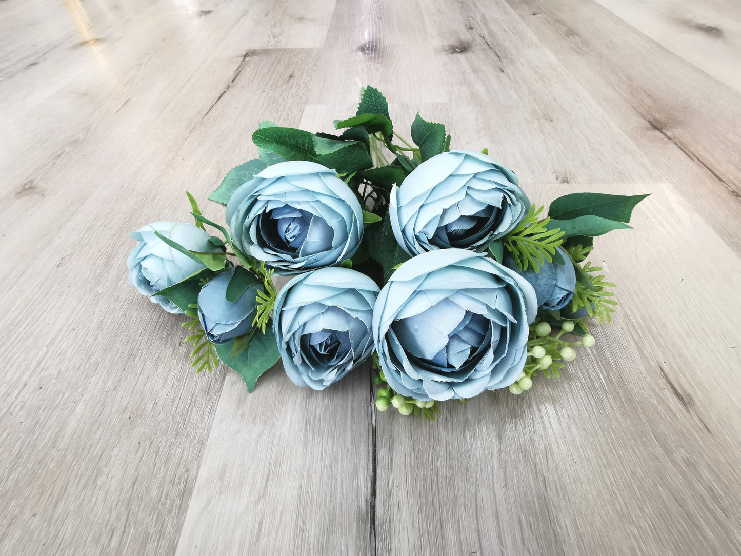 9 Heads Rose with 2 fillers, 4 available colors: Cream white, champagne, Blue and Orange