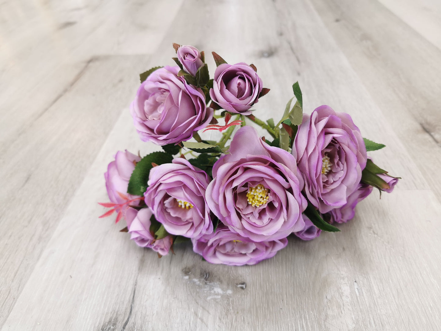 13 heads Rose, 4 available colors: White, Champagne, Pink and Purple