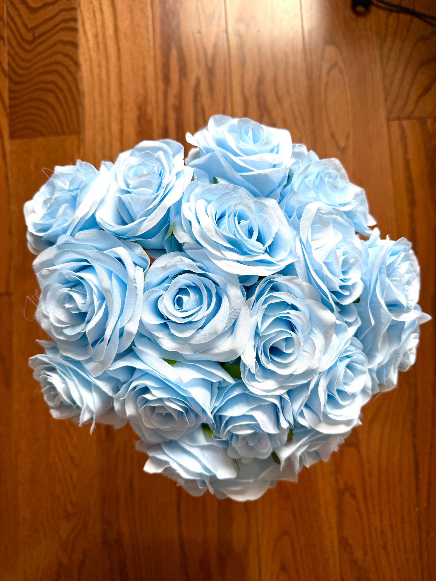 18 Heads Rose, 3 available colors: White, Blue, and Purple