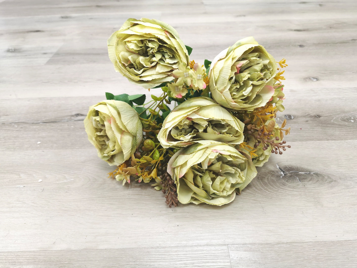 6 Heads Peony with filler (Green)