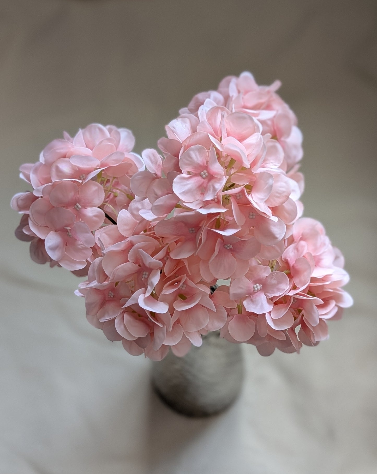 5 heads Hydrangea (large petals), 4 available colors: Royal Blue, Green, Pink, Yellow