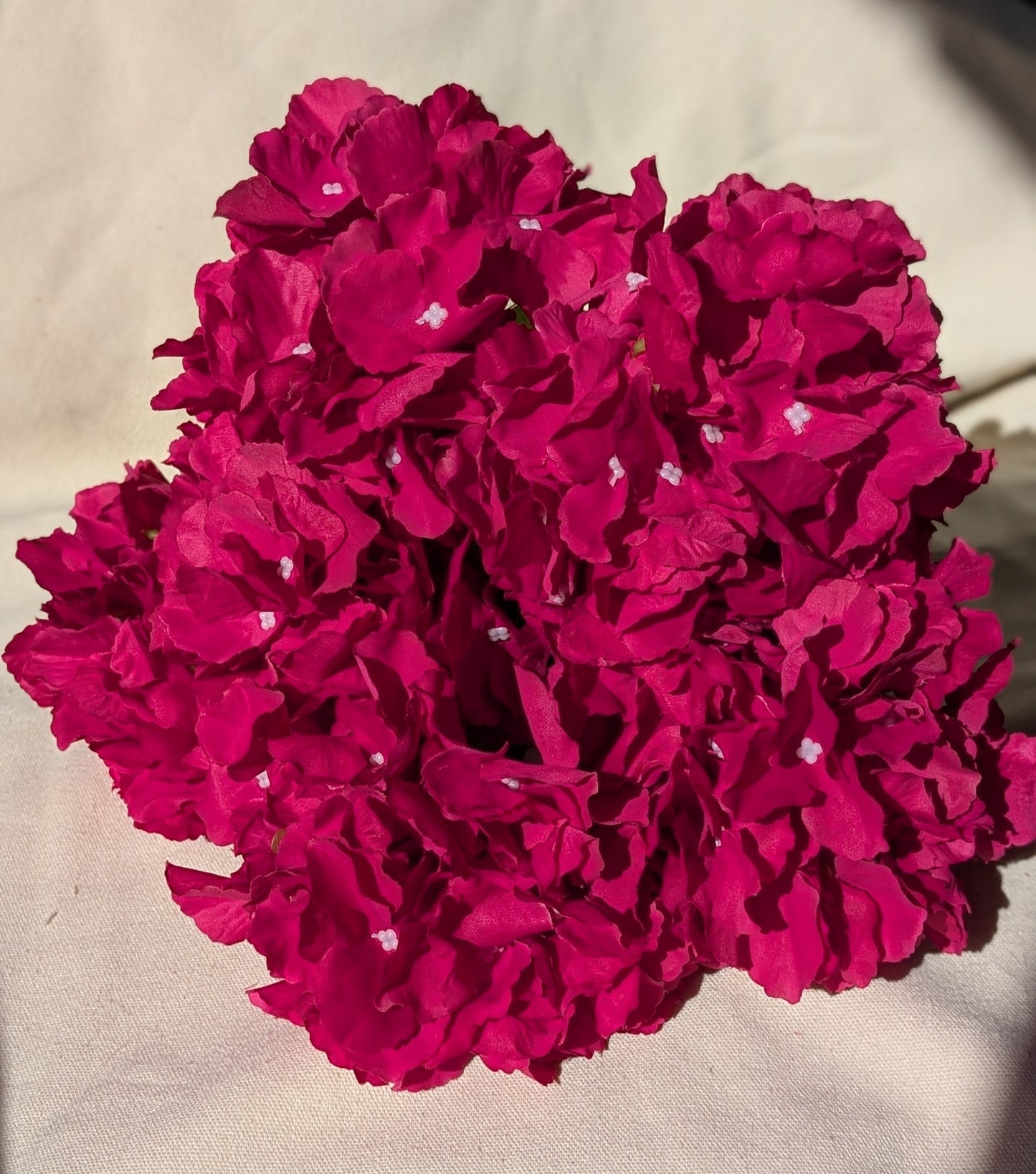 6 heads Hydrangea (large petals), 5 available colors: White, Hot Pink, Red, Purple, and Orange