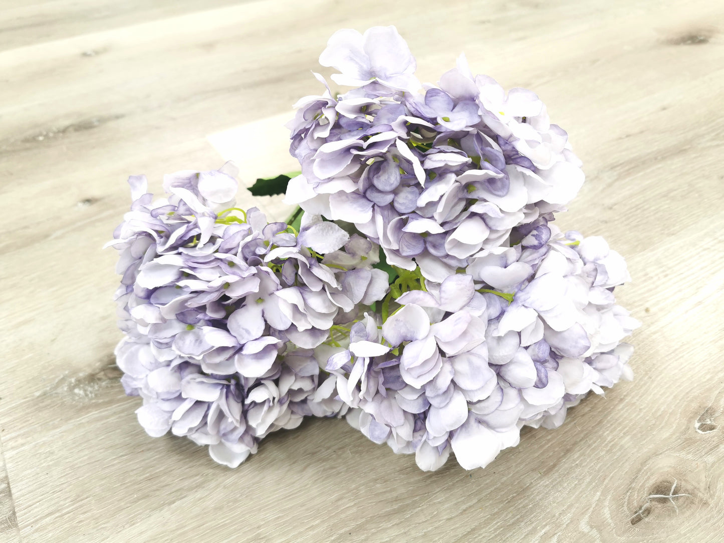5 heads Hydrangea (small petals), 7 available colors: Pink, Black, Dark blue, light Blue, Purple, Light Purple, Coffee.
