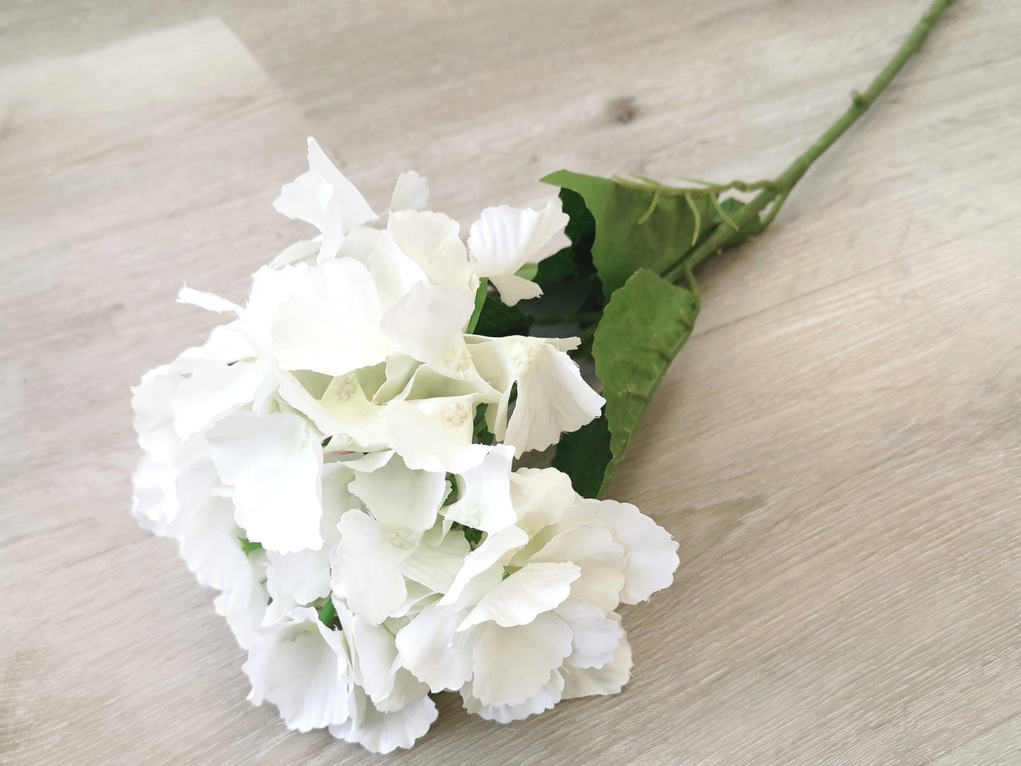 White Artificial Hydrangea Stem – Single Bloom