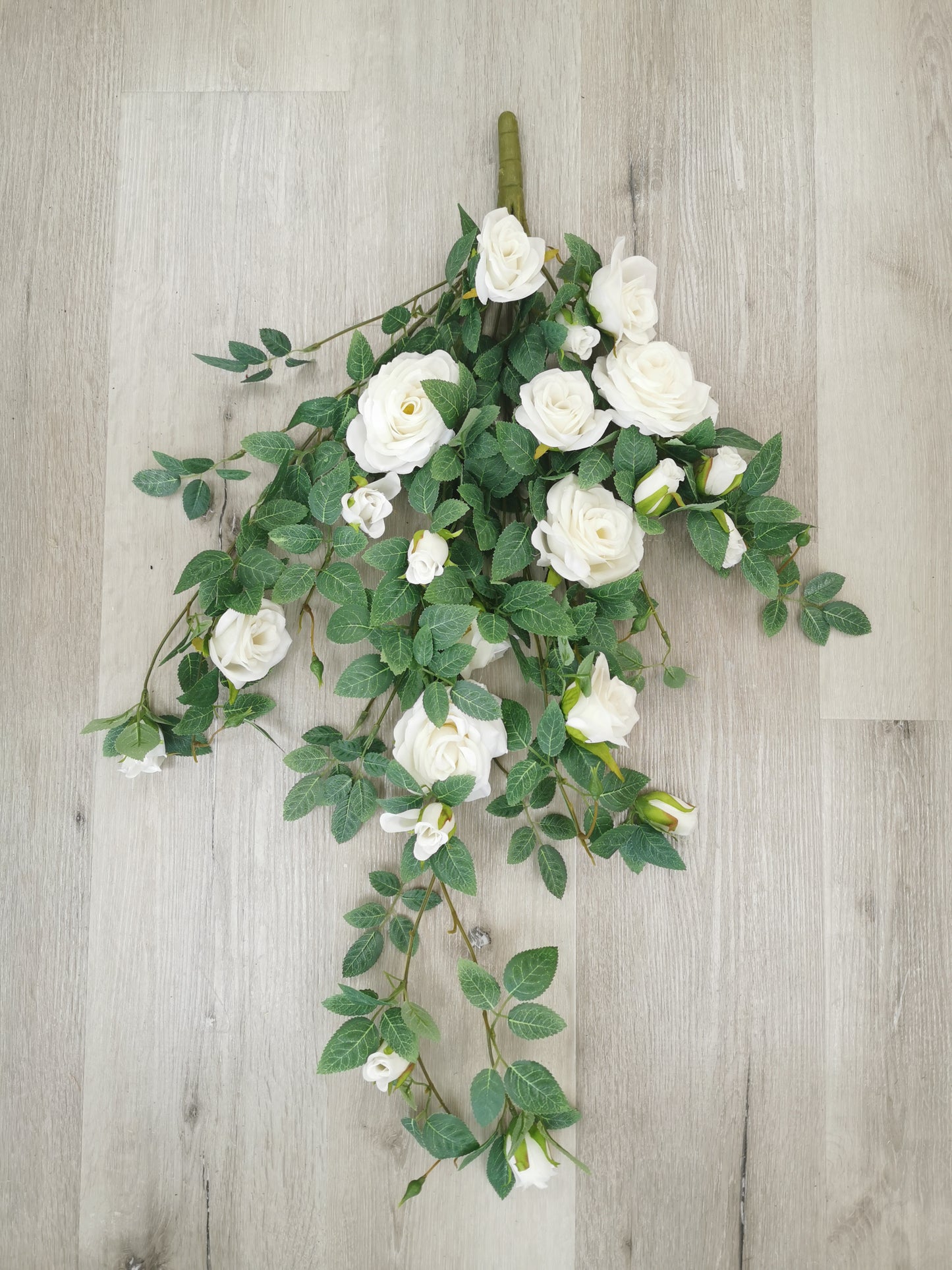 Hanging Rose Bunch, available color: pink and white