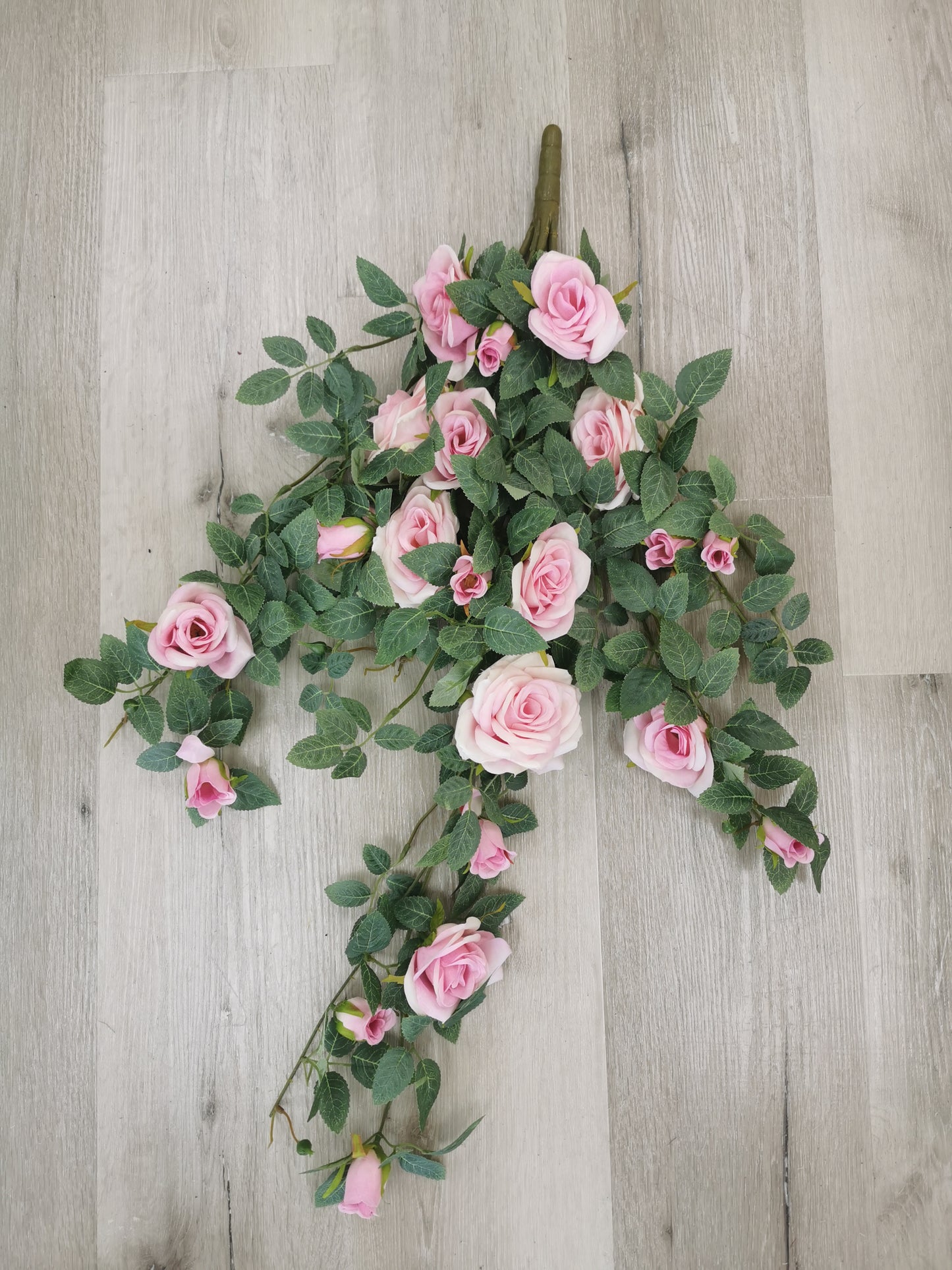 Hanging Rose Bunch, available color: pink and white