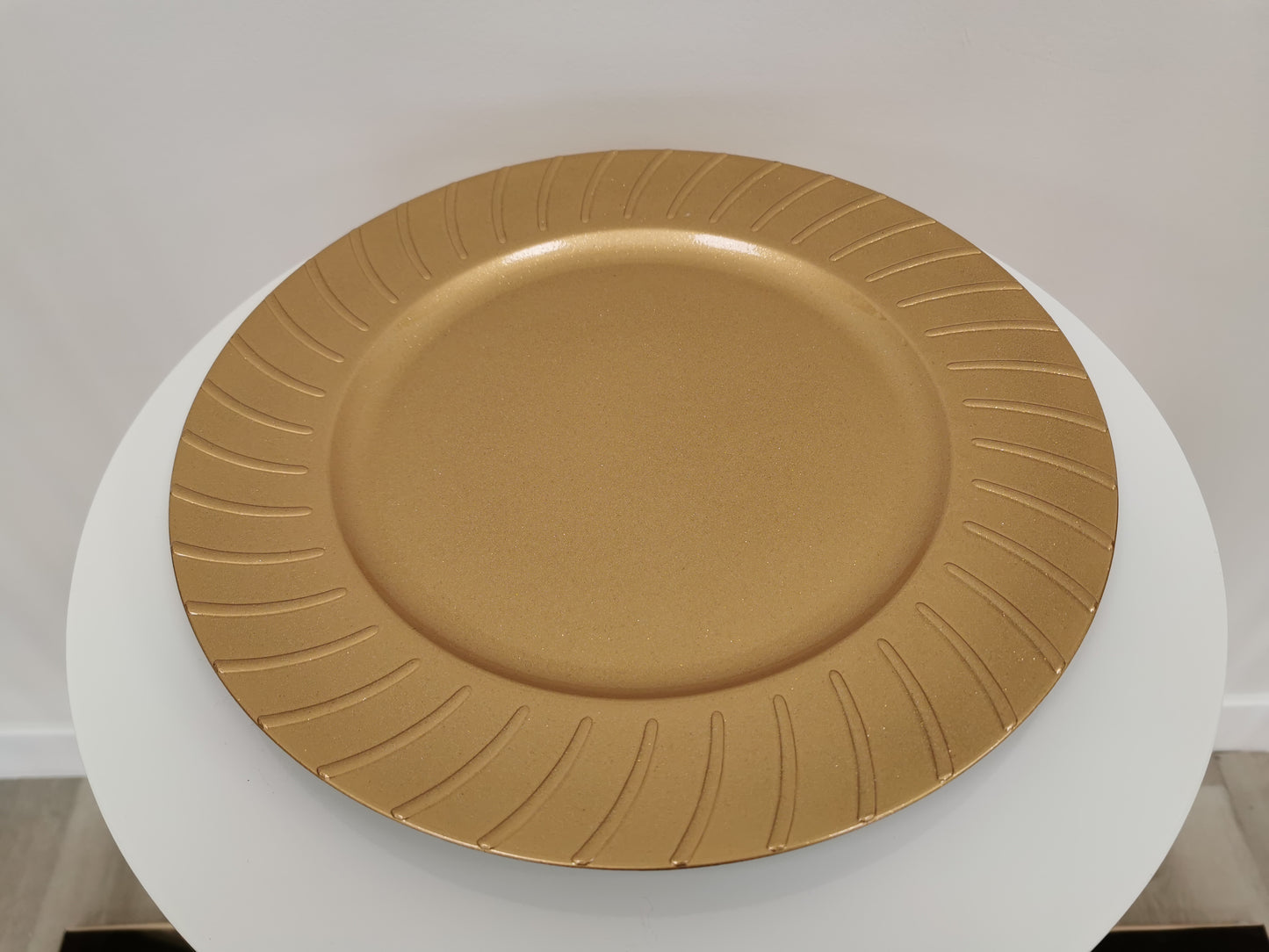 Gold acrylic classic charger plate, 13"