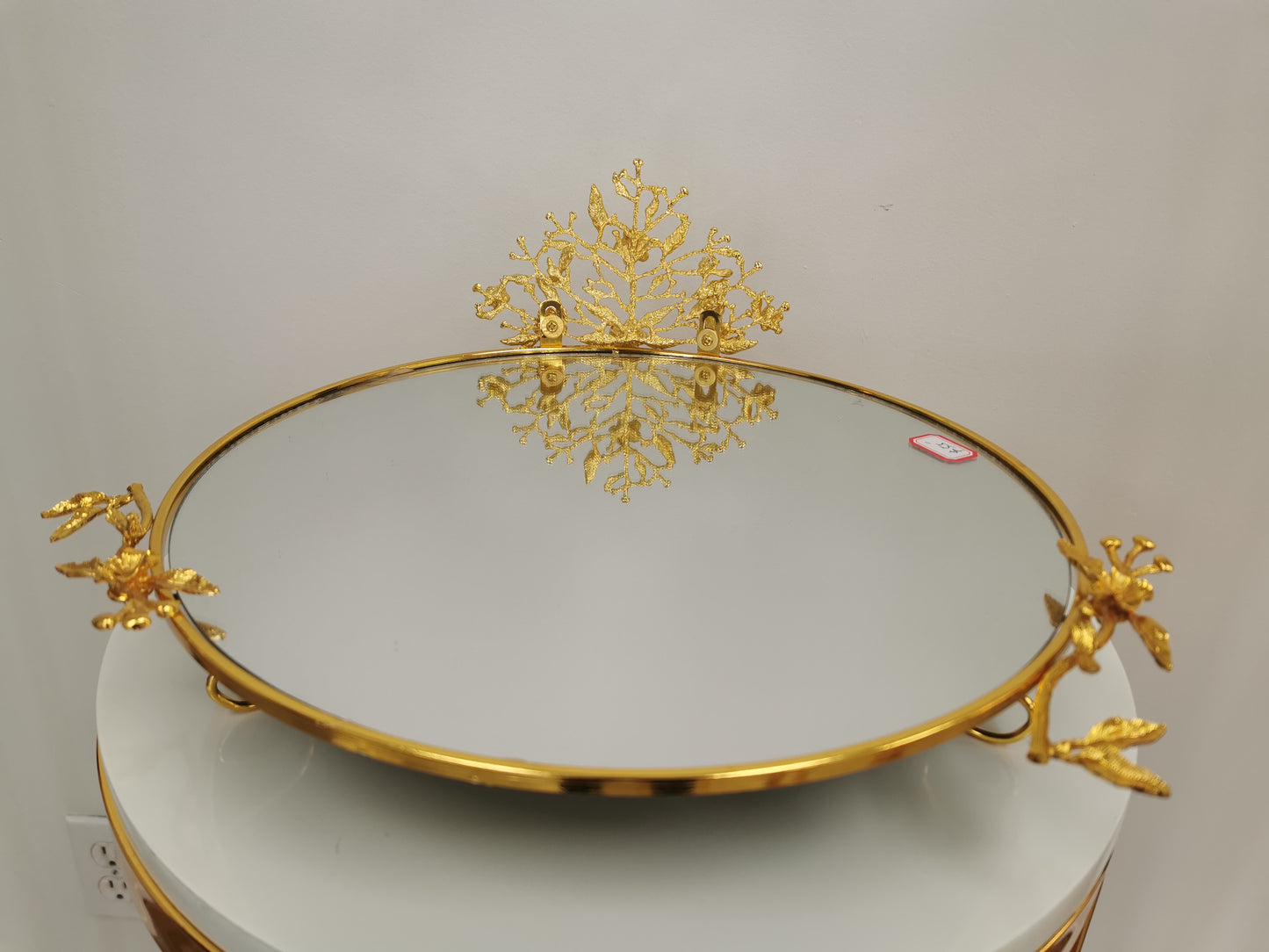 Gold mirror cake stand, diameter: 12'' and 13''.