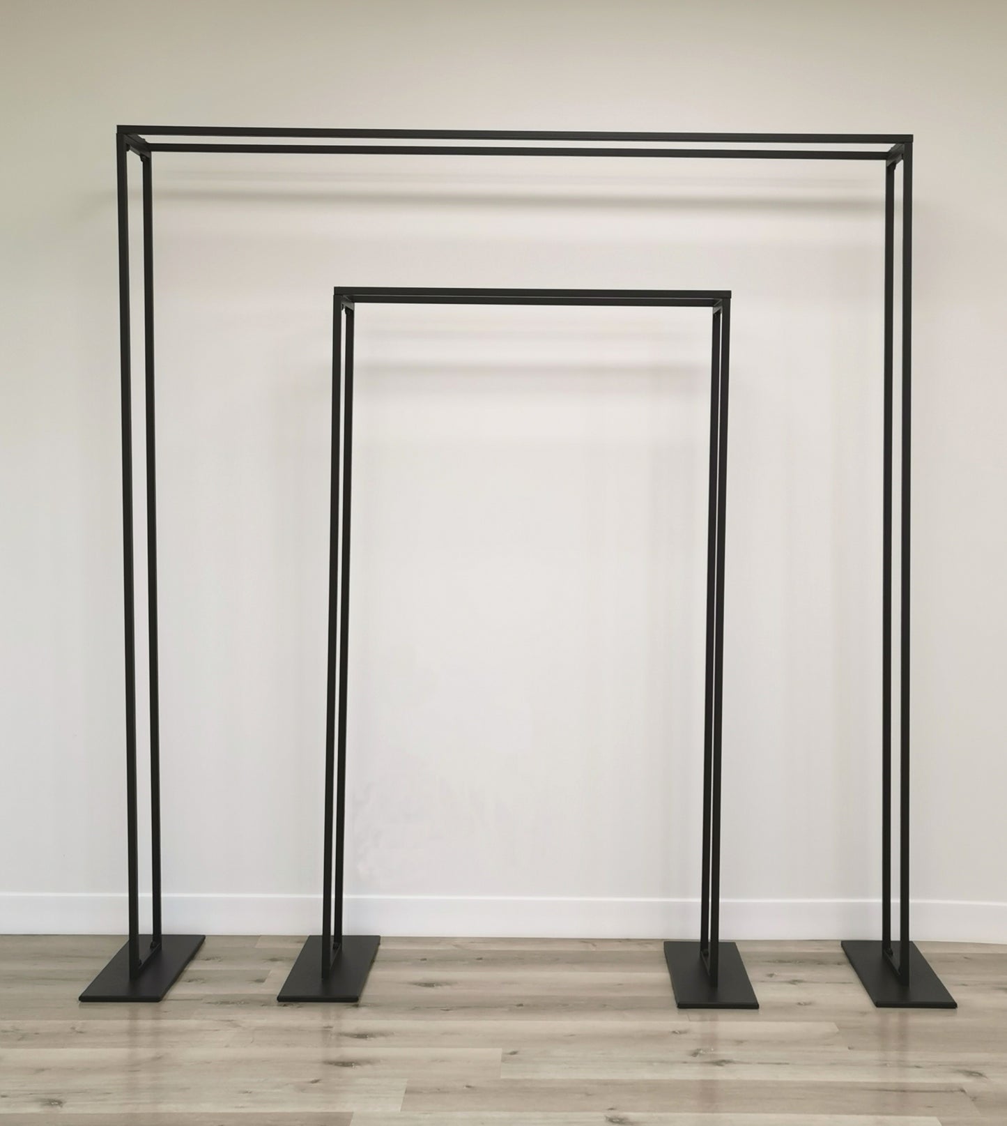 Black frame backdrop, 2 available size: 78" X 10" X 87"; 39" X 10" X 71"