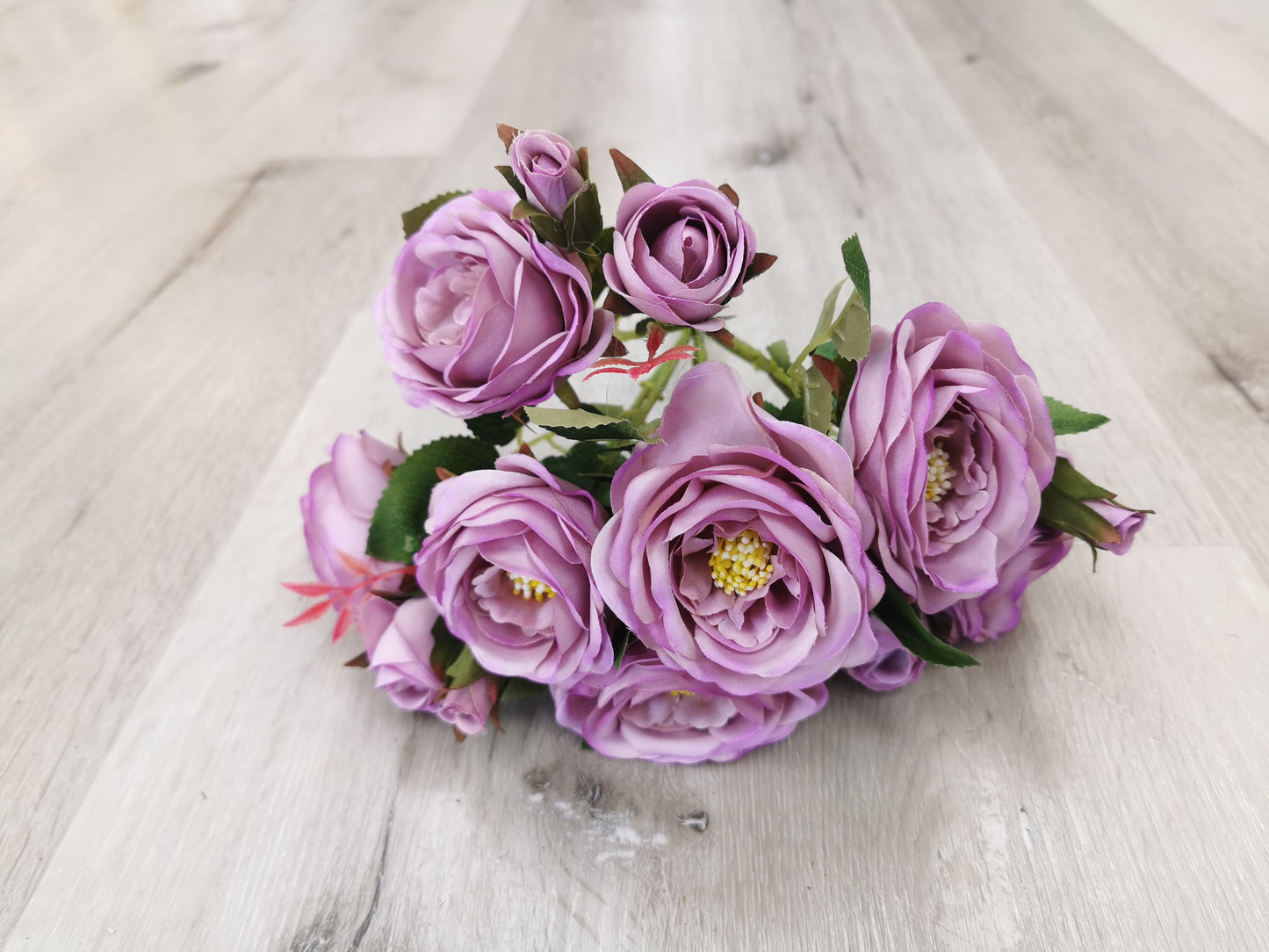 13 heads Rose, available colors: White, Champagne, Pink and Purple